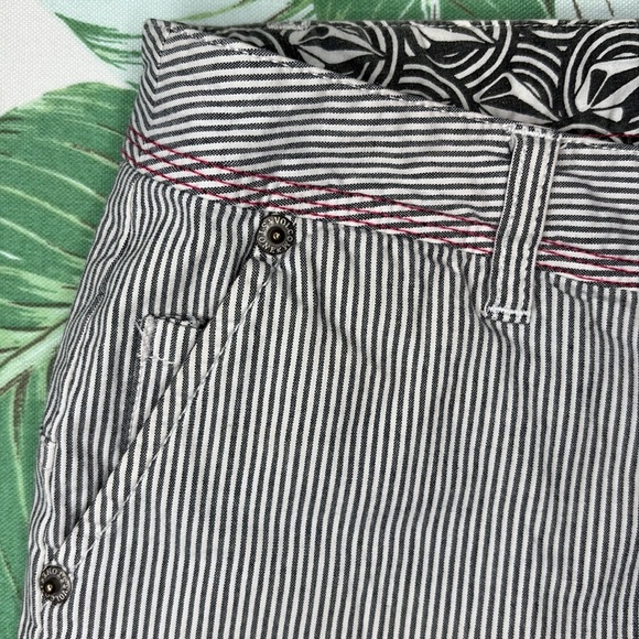 Volcom Striped Mid-Rise Stretch Shorts - Picture 3 of 8